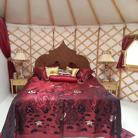 Cort de lux Avalon Steppes Glamping Holidays