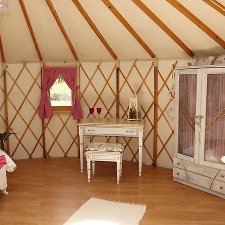 Avalon Steppes Glamping Holidays 豪华帐篷 *